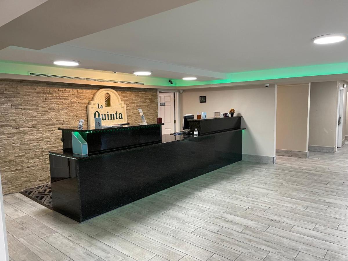 La Quinta Inn By Wyndham Indianapolis Airport Lynhurst Buitenkant foto