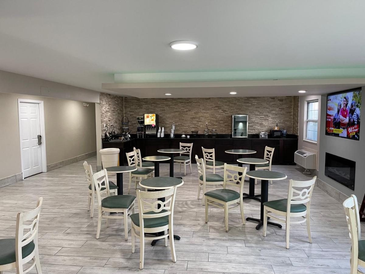 La Quinta Inn By Wyndham Indianapolis Airport Lynhurst Buitenkant foto