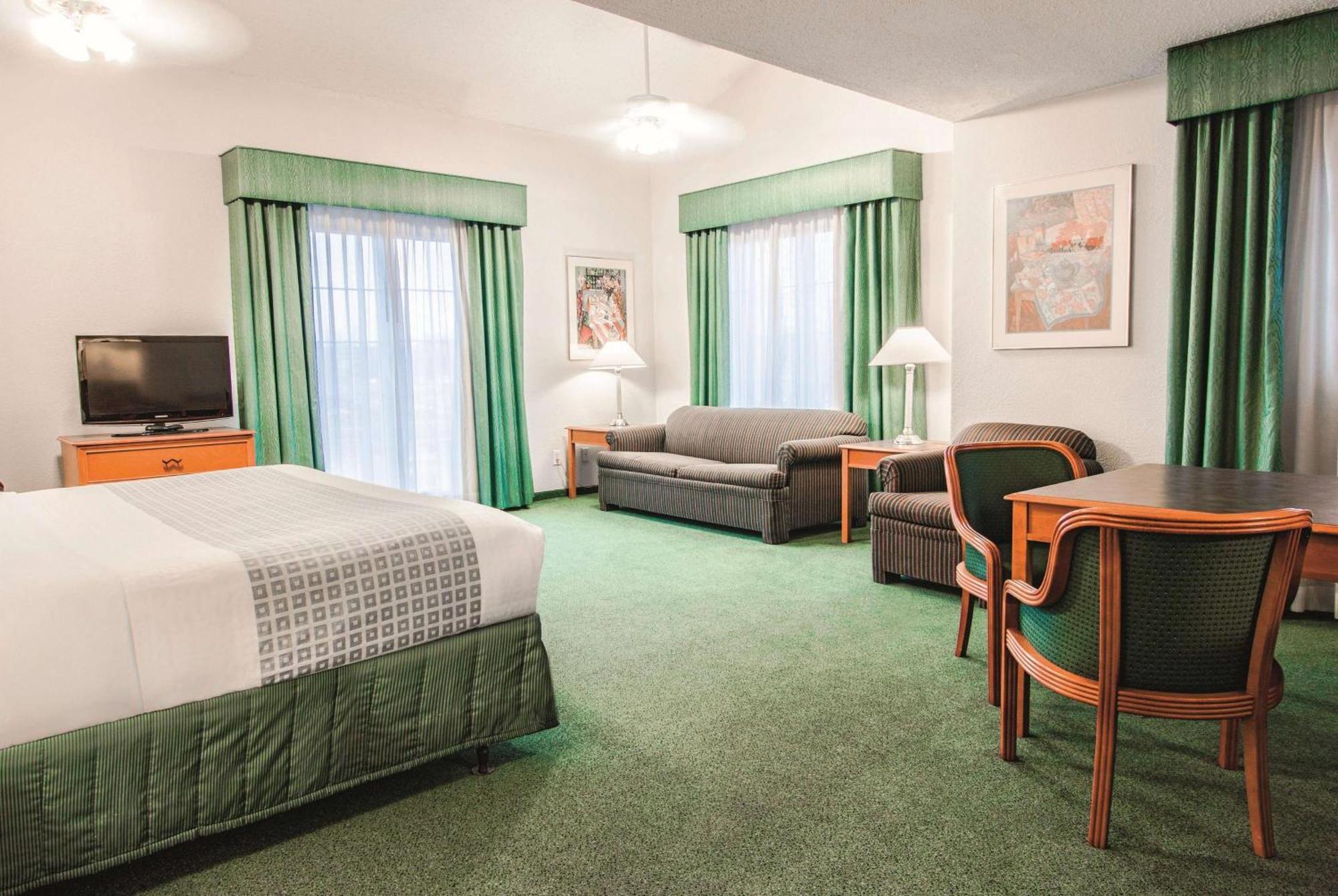 La Quinta Inn By Wyndham Indianapolis Airport Lynhurst Buitenkant foto