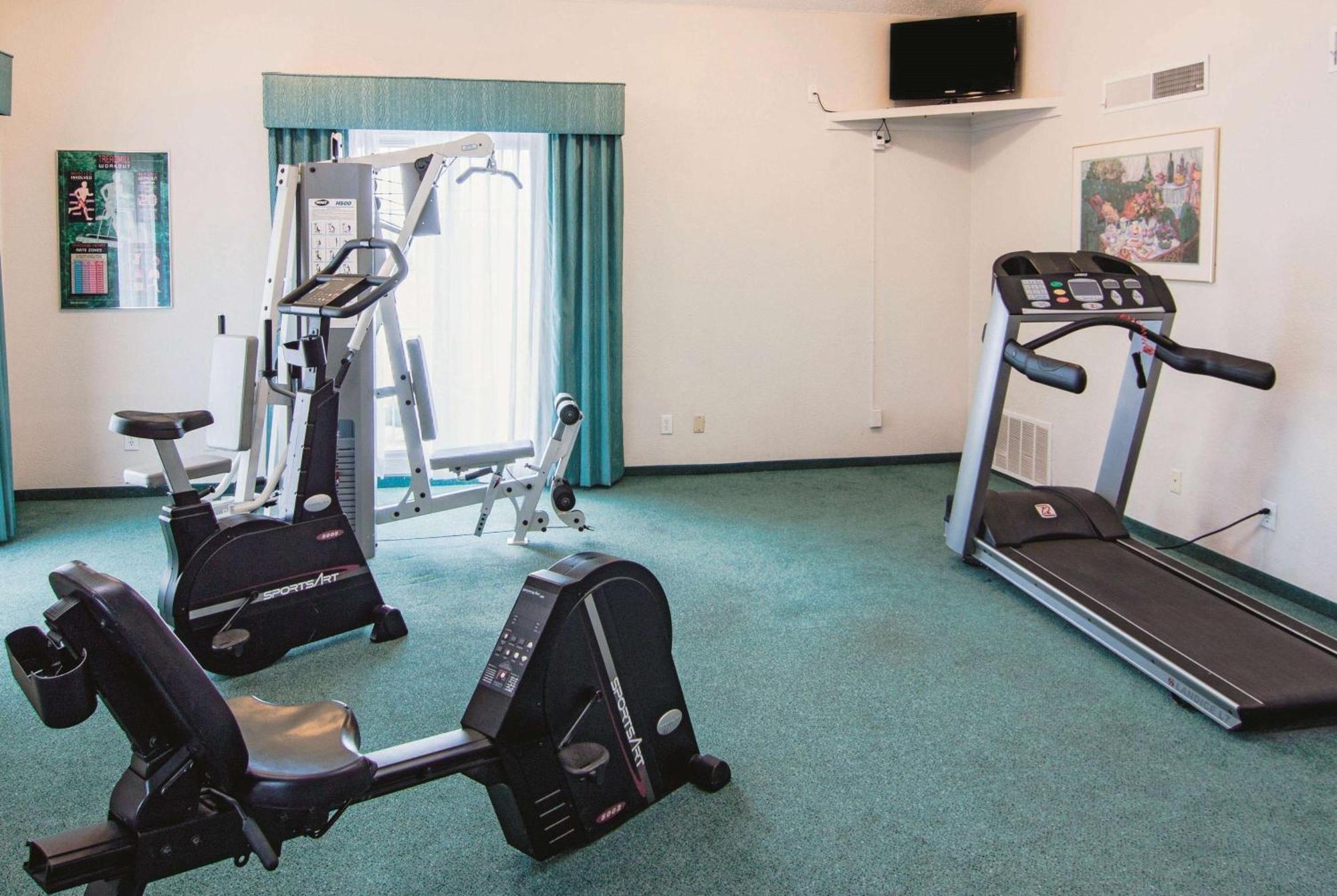 La Quinta Inn By Wyndham Indianapolis Airport Lynhurst Buitenkant foto