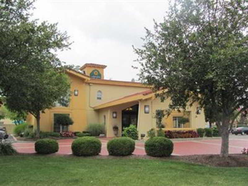 La Quinta Inn By Wyndham Indianapolis Airport Lynhurst Buitenkant foto